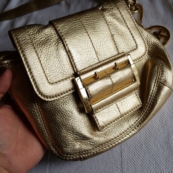 MICHAEL KORS GOLD CROSSBODY PURSE - Picture 2 of 8